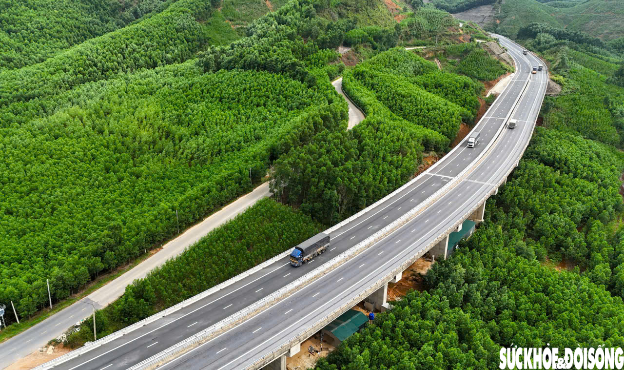 Toàn cảnh cao tốc 4 làn xe nối Huế và Đà Nẵng uốn lượn giữa núi rừng- Ảnh 8.