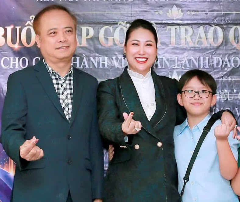 Phi Thanh Vân nói gì về chuyện con chung, con riêng khi yêu bạn trai doanh nhân?- Ảnh 2.