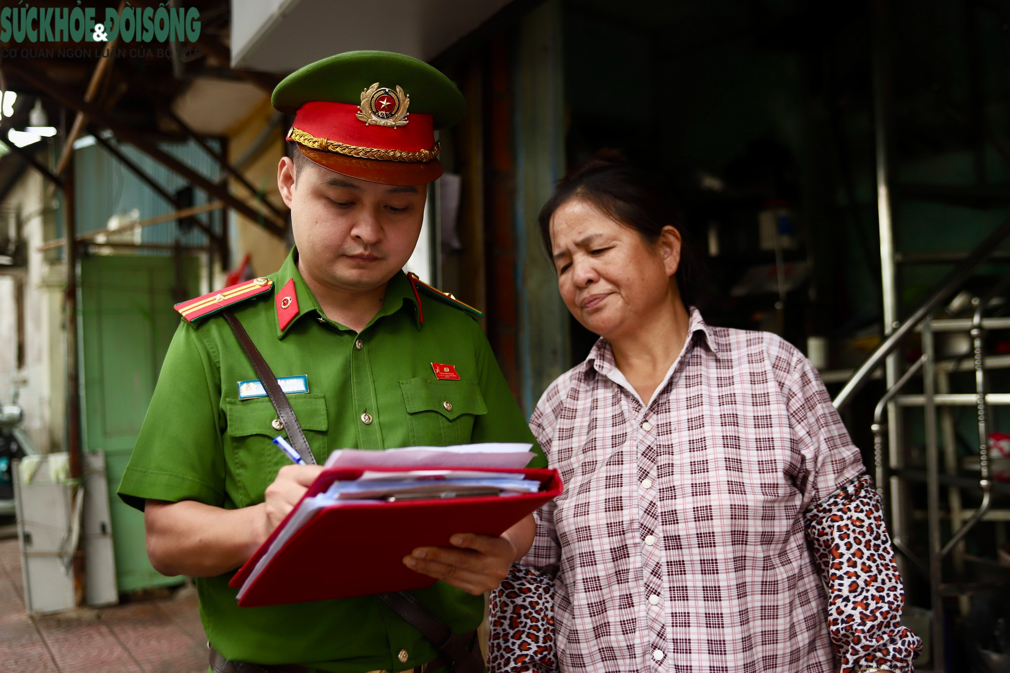 Công an phường Đống Đa chấn chỉnh trật tự đô thị tại phố Cầu Mới- Ảnh 7.
