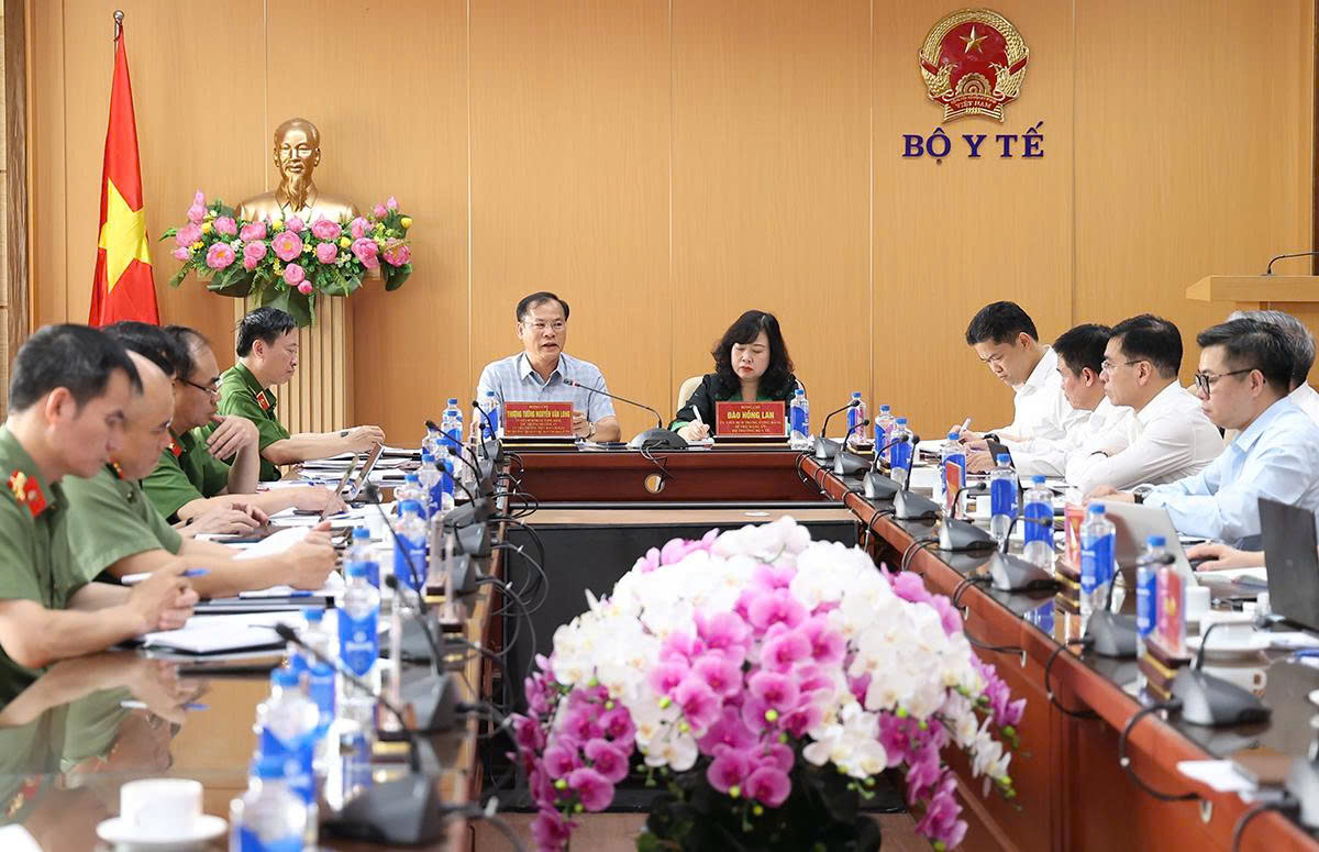 Bộ Y tế và Bộ Công an phối hợp tháo gỡ, đẩy nhanh tiến độ chuyển đổi số y tế- Ảnh 15.