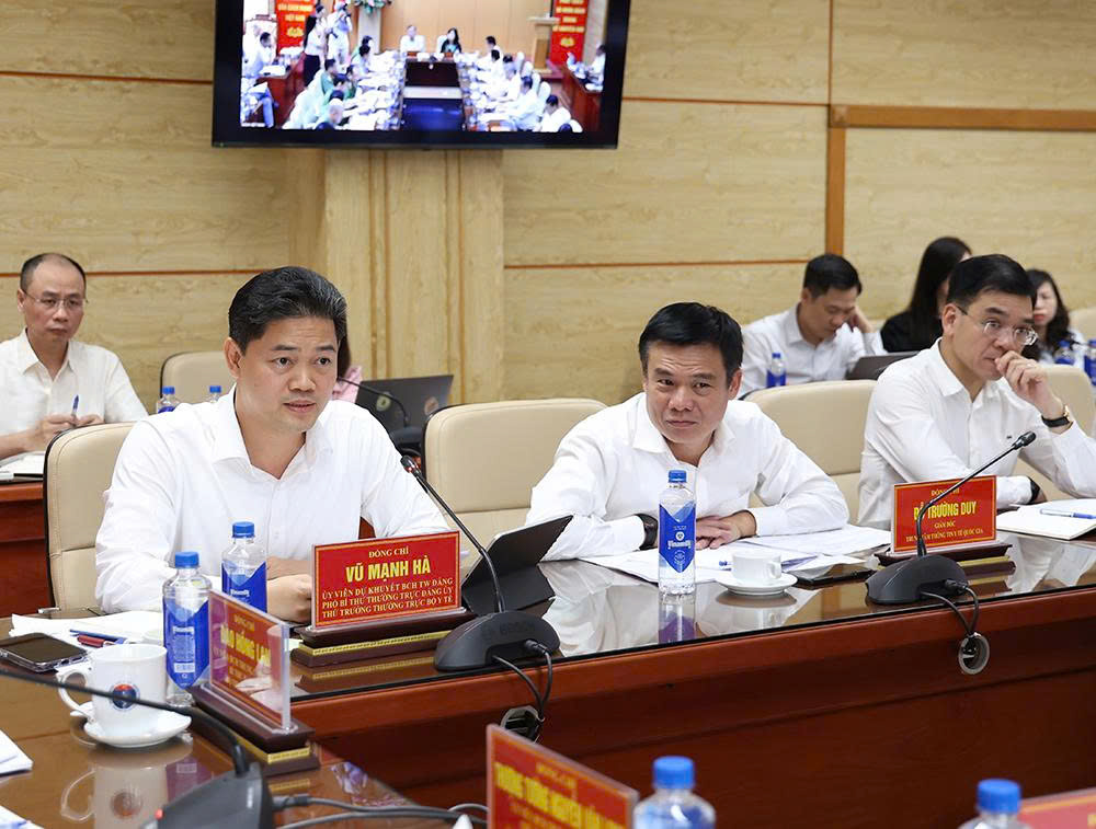 Bộ Y tế và Bộ Công an phối hợp tháo gỡ, đẩy nhanh tiến độ chuyển đổi số y tế- Ảnh 16.