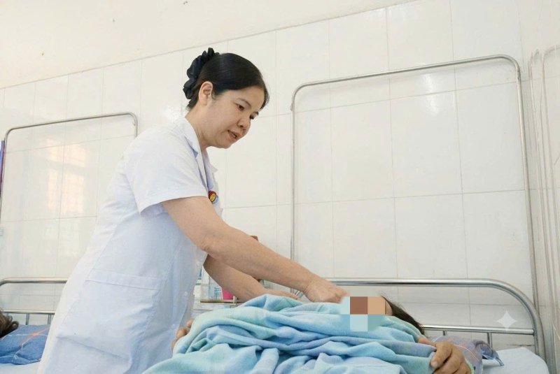 Đến thăm chị gái, người phụ nữ chửa ngoài tử cung bị vỡ nguy kịch- Ảnh 2.