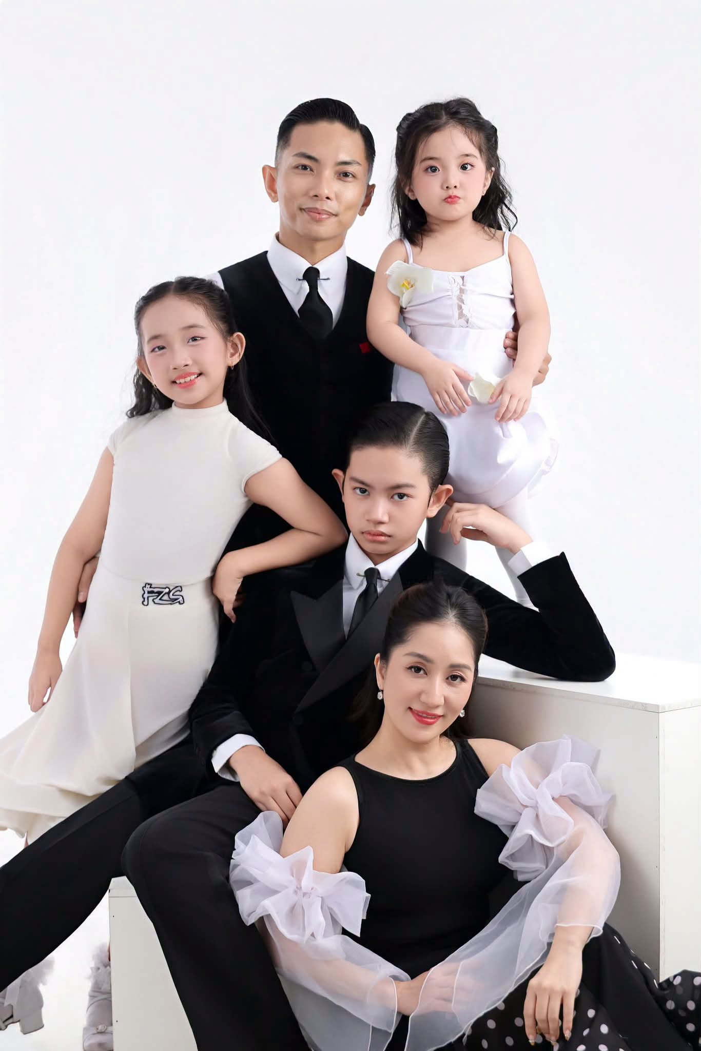 Phan Hiển khen con trai đẹp nhờ 'thừa hưởng gen bá khí' của Khánh Thi- Ảnh 3.