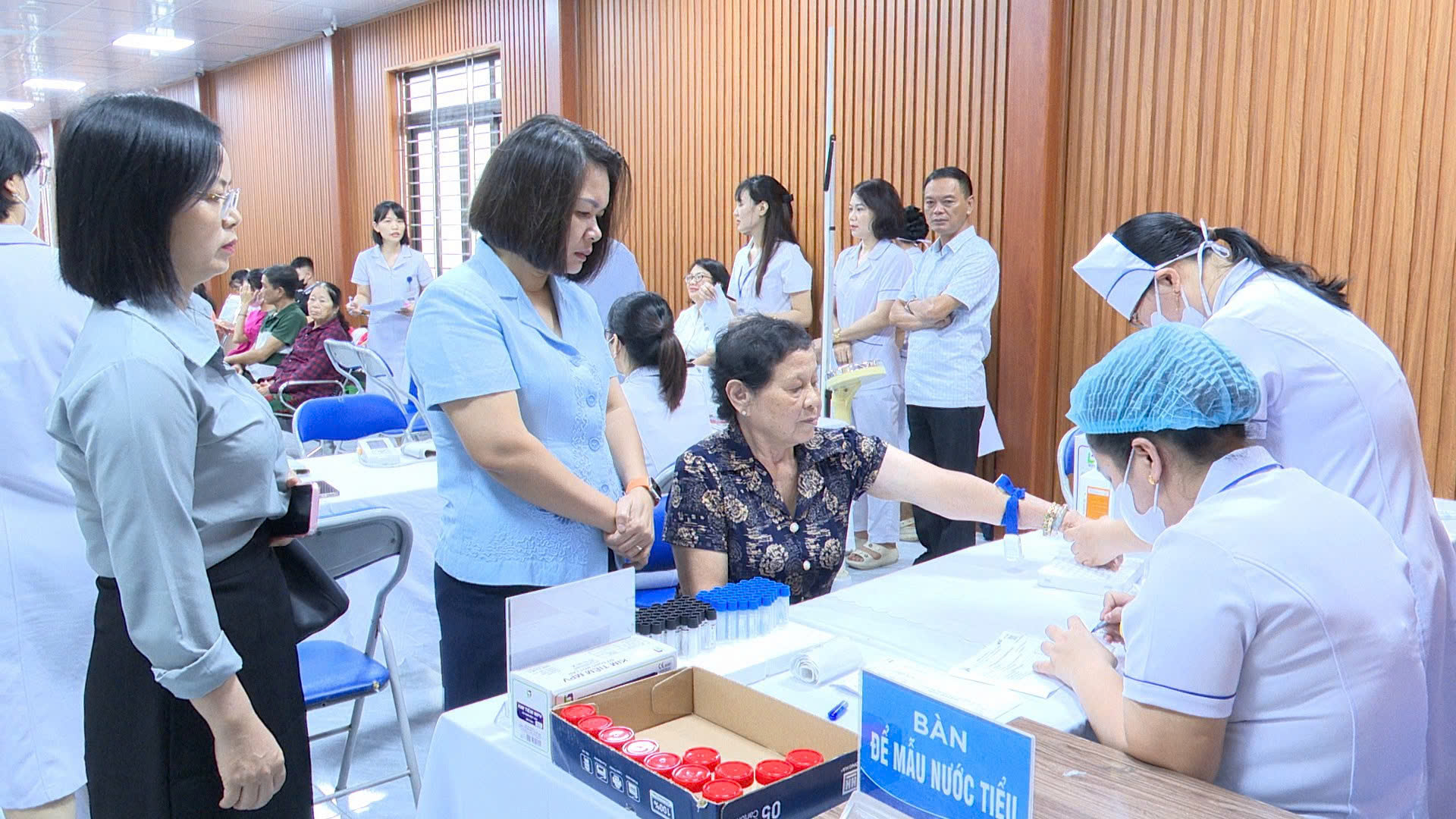 Bệnh viện Kiến An chăm sóc sức khỏe người dân - Ảnh 2.