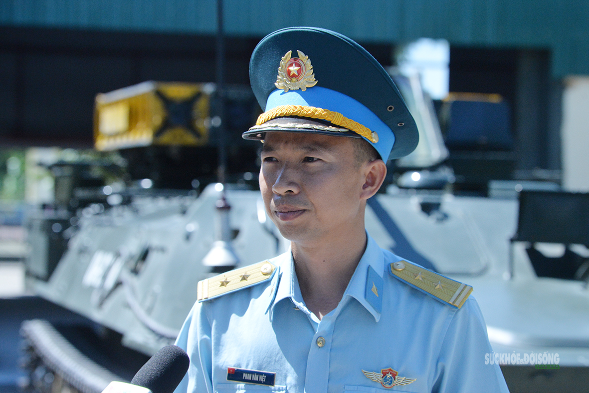 Cận cảnh tổ hợp tên lửa 'sát thủ' bảo vệ sân bay Nội Bài- Ảnh 10.