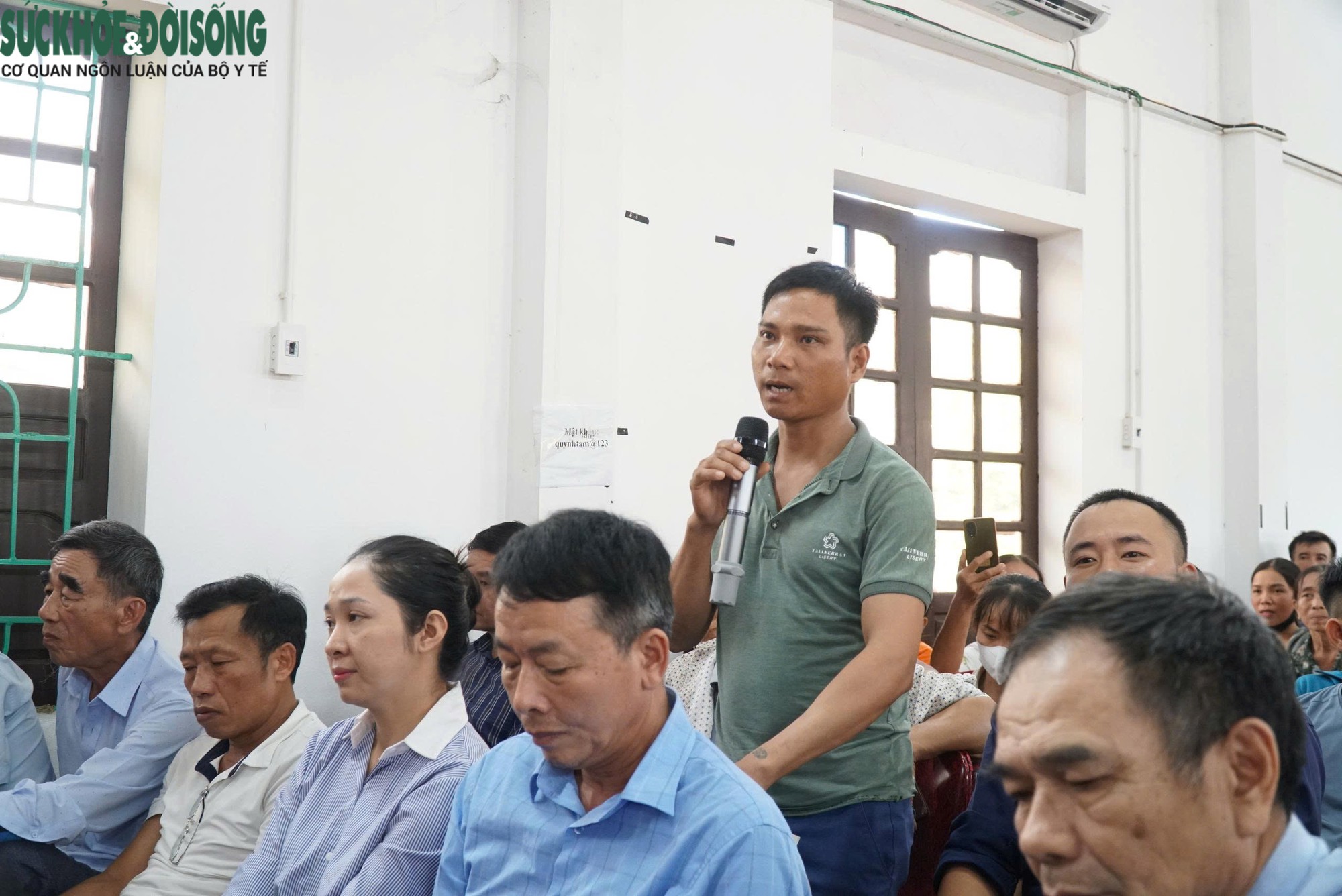 Vụ hàng trăm học sinh nghỉ học: Phụ huynh nhận sai khi ngăn con đến trường- Ảnh 2.