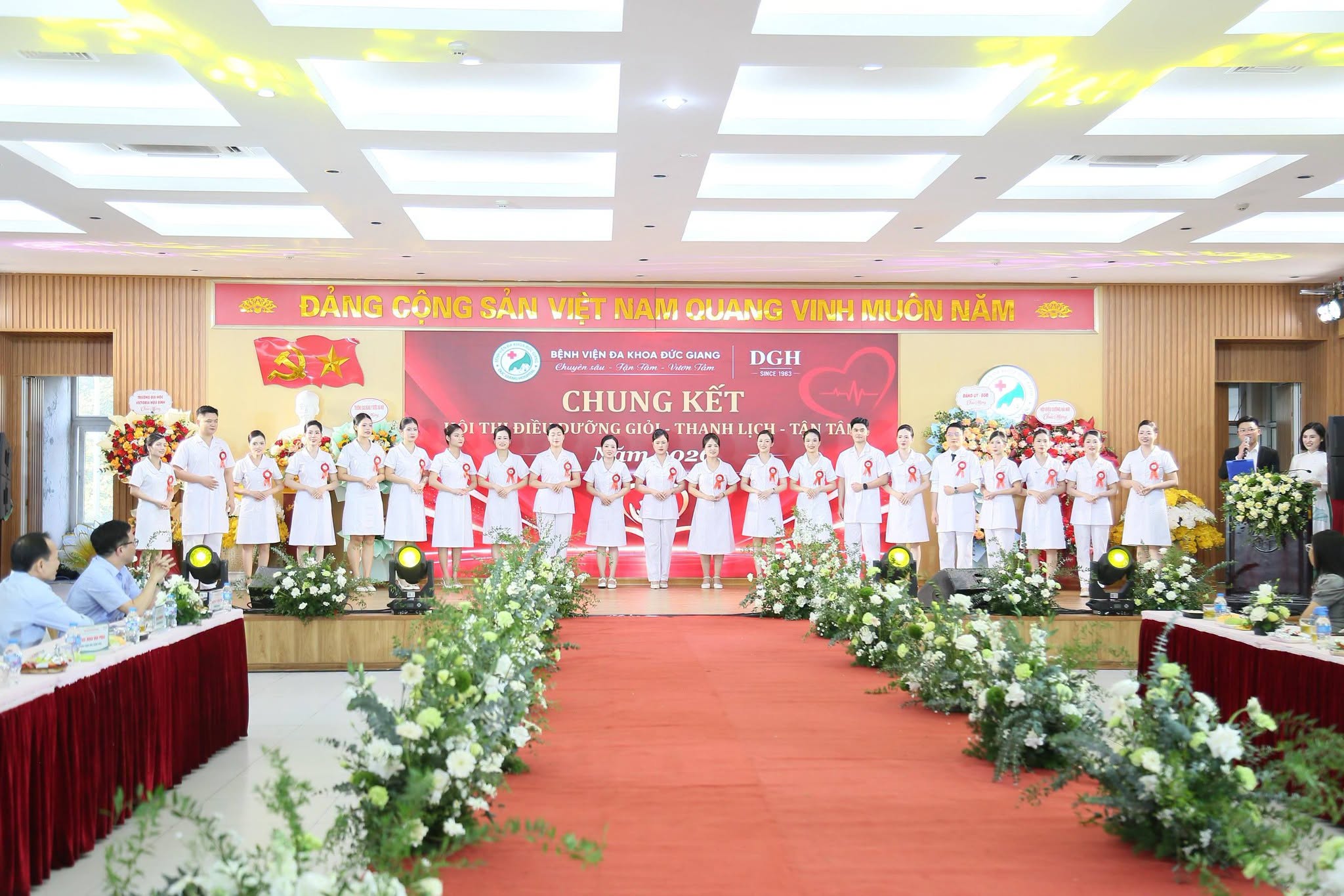 Lan tỏa hình ảnh người điều dưỡng tận tâm, chuyên nghiệp vì người bệnh - Ảnh 2.