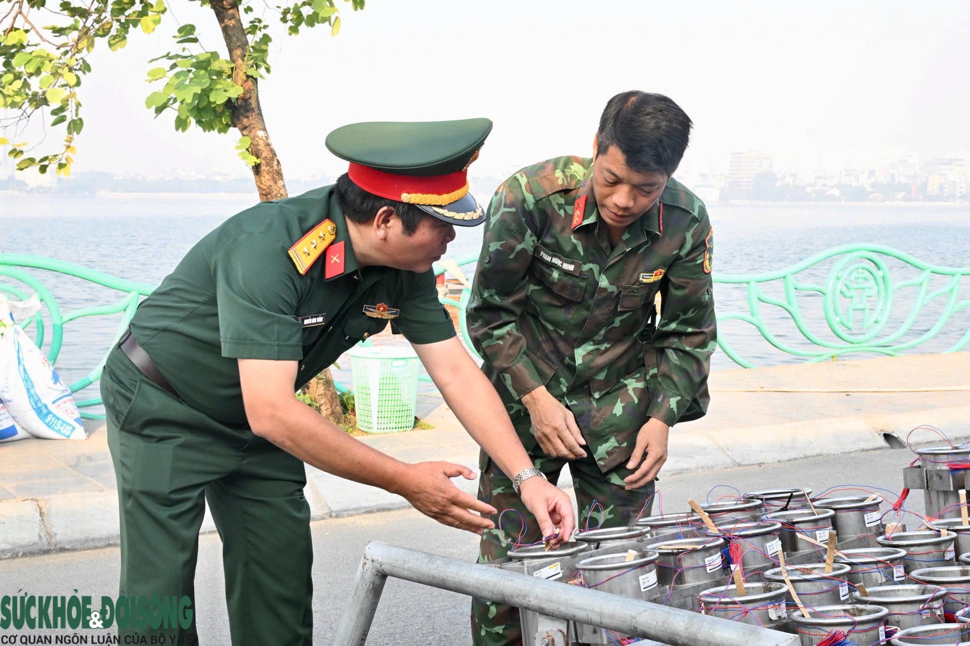 Bên trong các trận địa bắn pháo hoa phục vụ kỷ niệm Ngày Giải phóng Thủ đô- Ảnh 8.