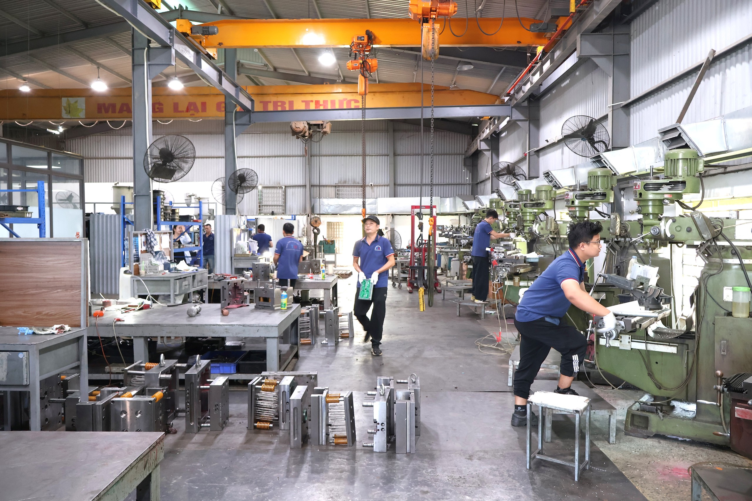Hàng loạt doanh nghiệp vi phạm quy định về khám sức khỏe cho người lao động- Ảnh 2.