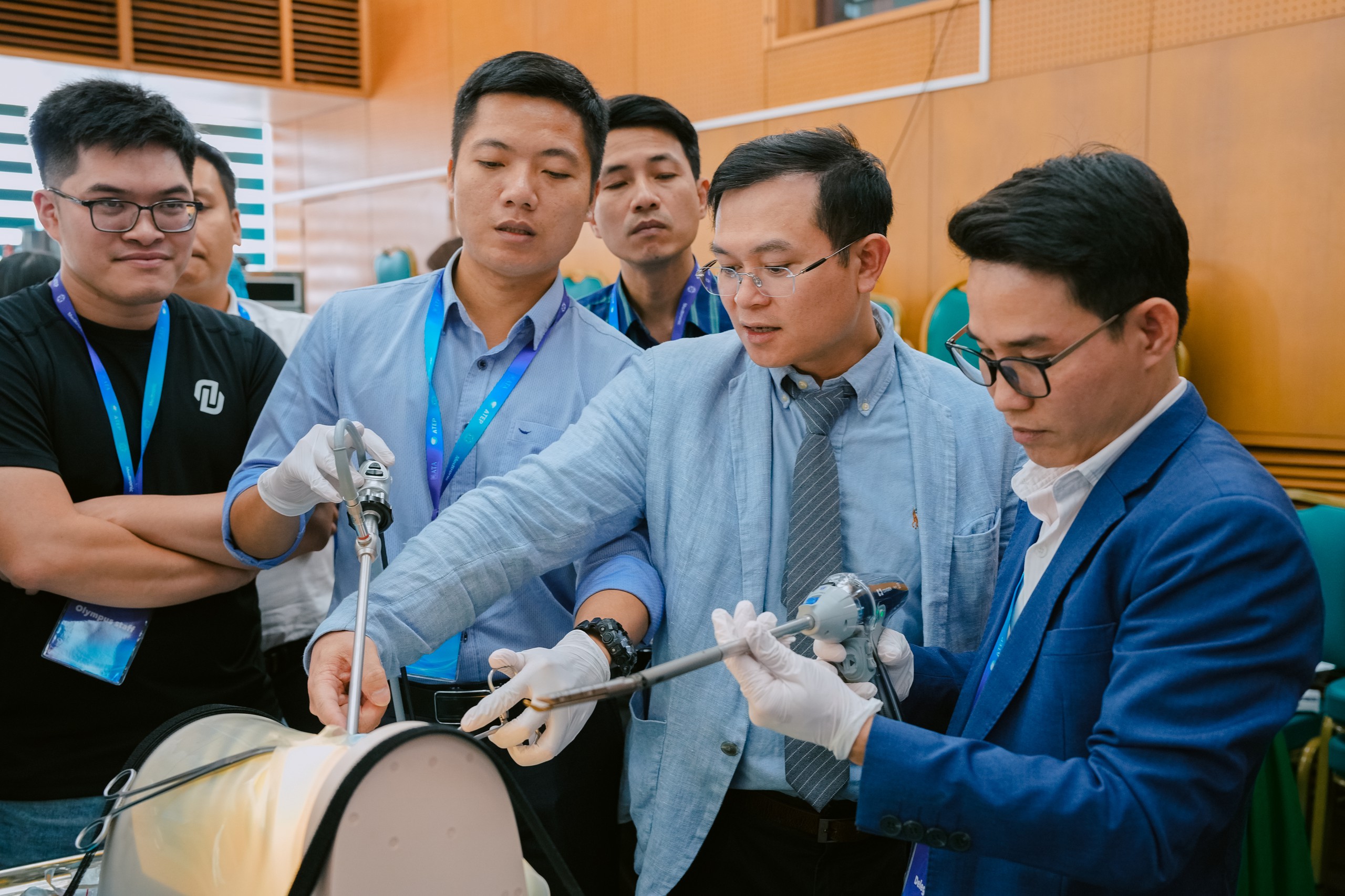 Phẫu thuật nội soi qua đường rạch chỉ 3 cm điều trị ung thư phổi - Ảnh 3.