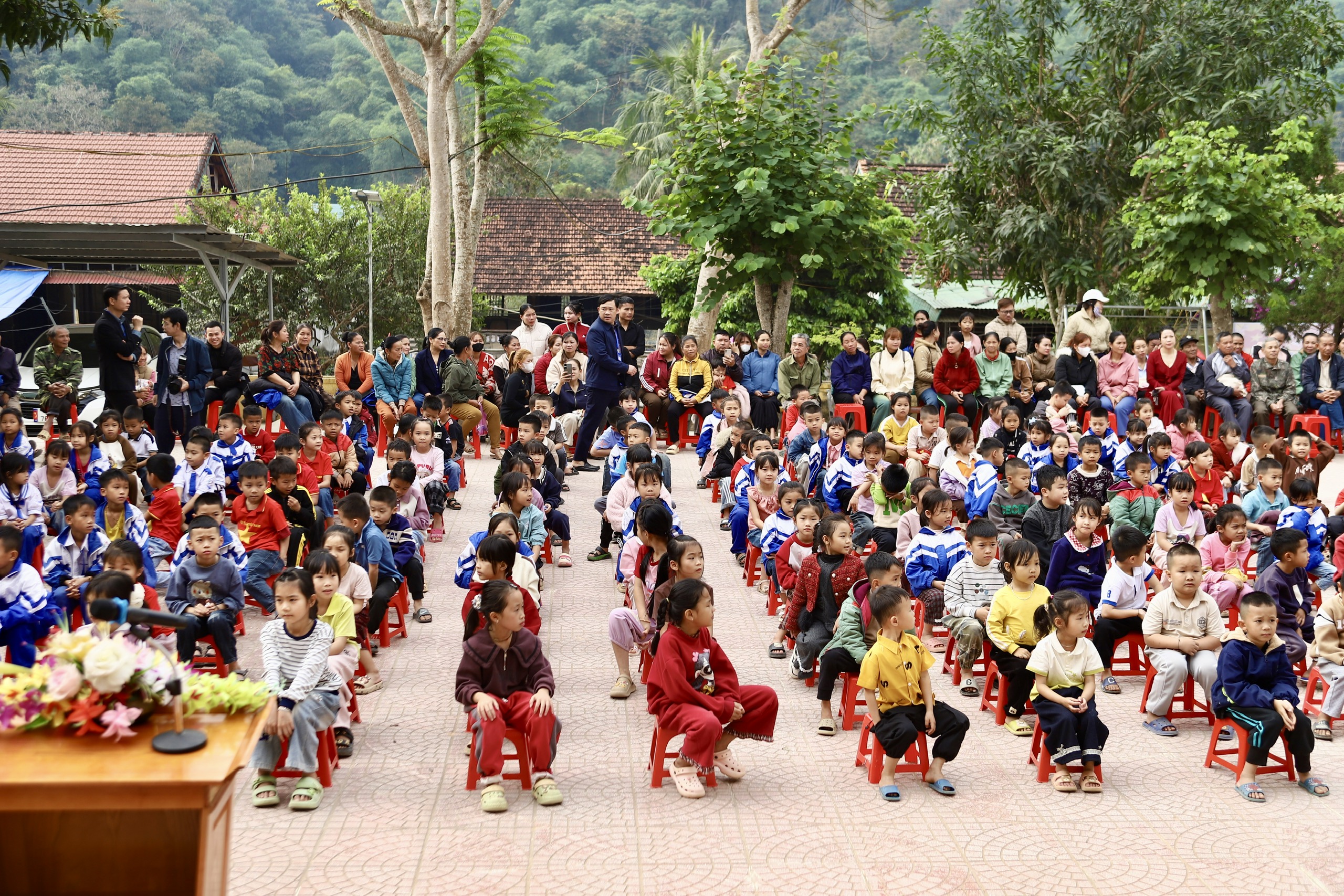 Hơn 1.000 người dân Yên Hòa được khám, tư vấn sức khỏe miễn phí tại "Tết ấm vùng cao 2026"- Ảnh 5.