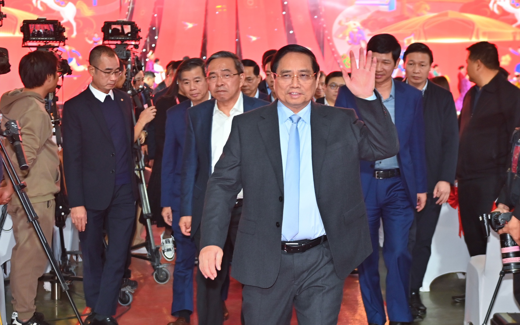 Thủ tướng Phạm Minh Chính dự tổng duyệt Lễ khai mạc Hội chợ Mùa Xuân 2026