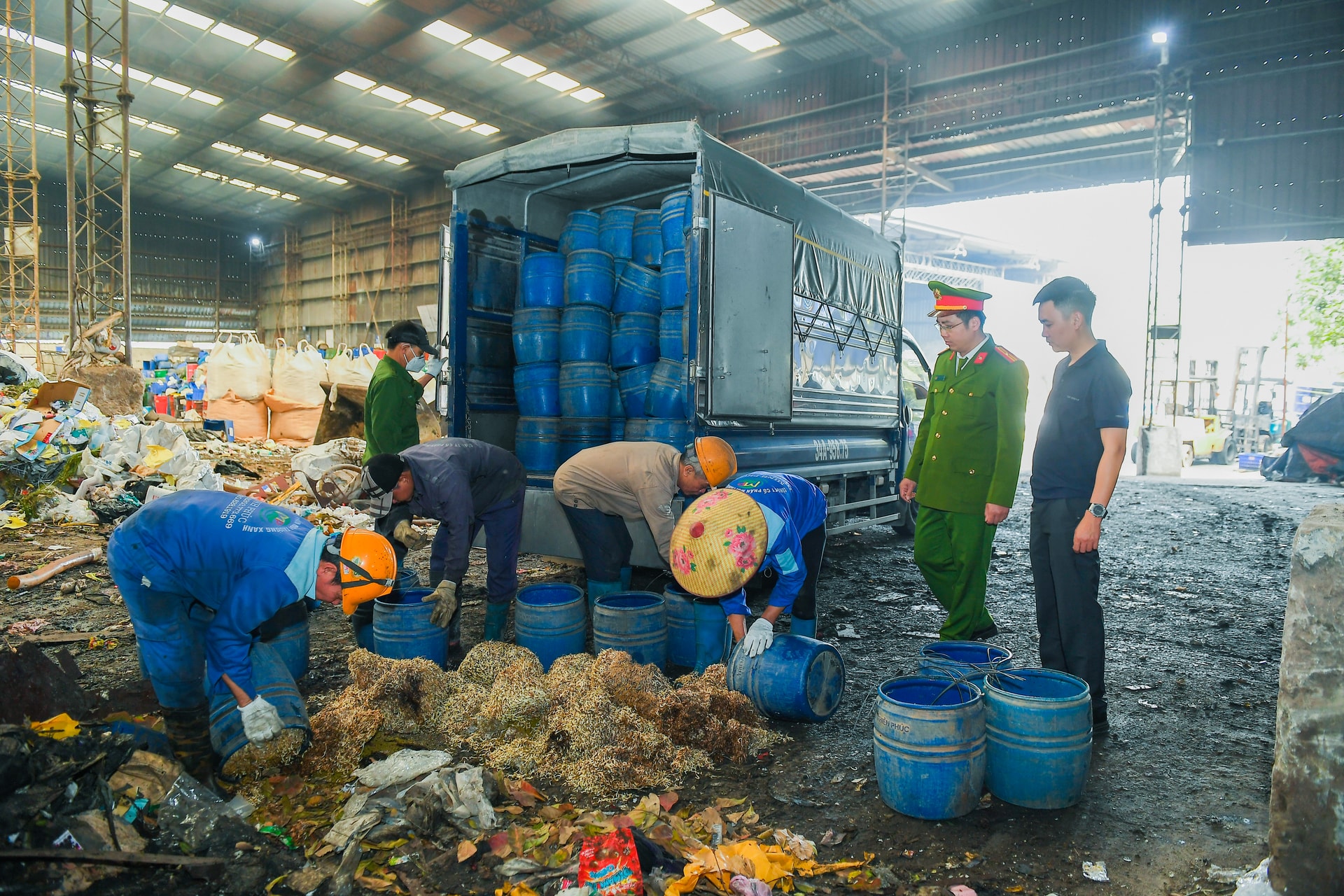 Tiêu hủy hơn 5 tấn giá đỗ sử dụng chất cấm ở Hải Phòng- Ảnh 1.