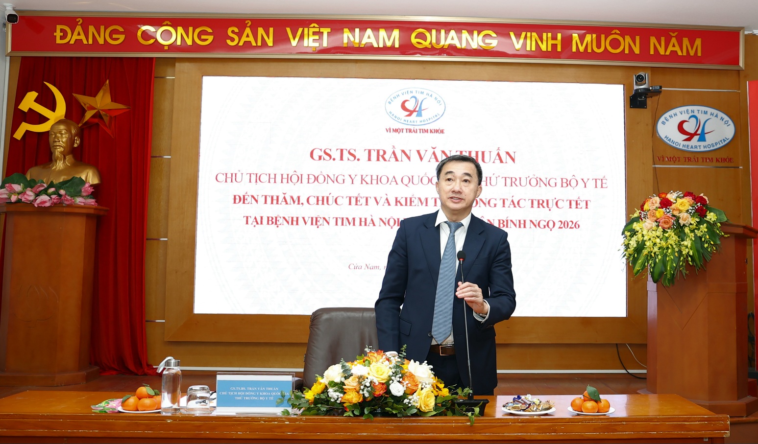 Thứ trưởng Trần Văn Thuấn thăm, kiểm tra công tác y tế dịp Tết Bính Ngọ tại 3 bệnh viện của Hà Nội- Ảnh 9.