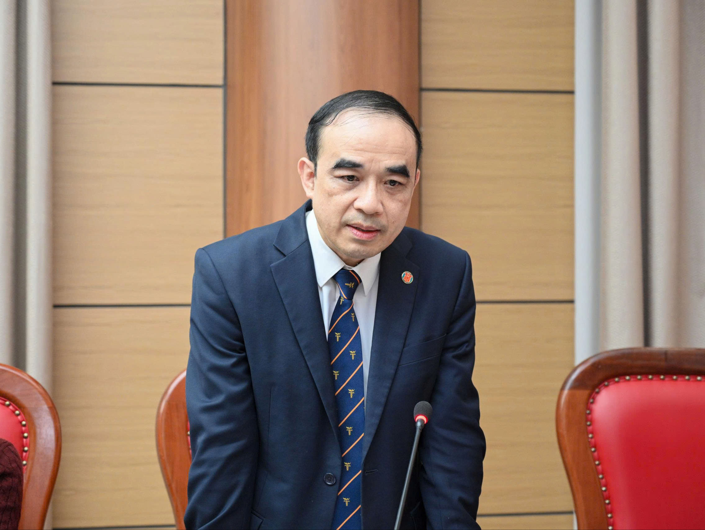 Thứ trưởng Thường trực Bộ Y tế Vũ Mạnh Hà thăm, chúc Tết Trường và Bệnh viện Đại học Y Hà Nội- Ảnh 2.