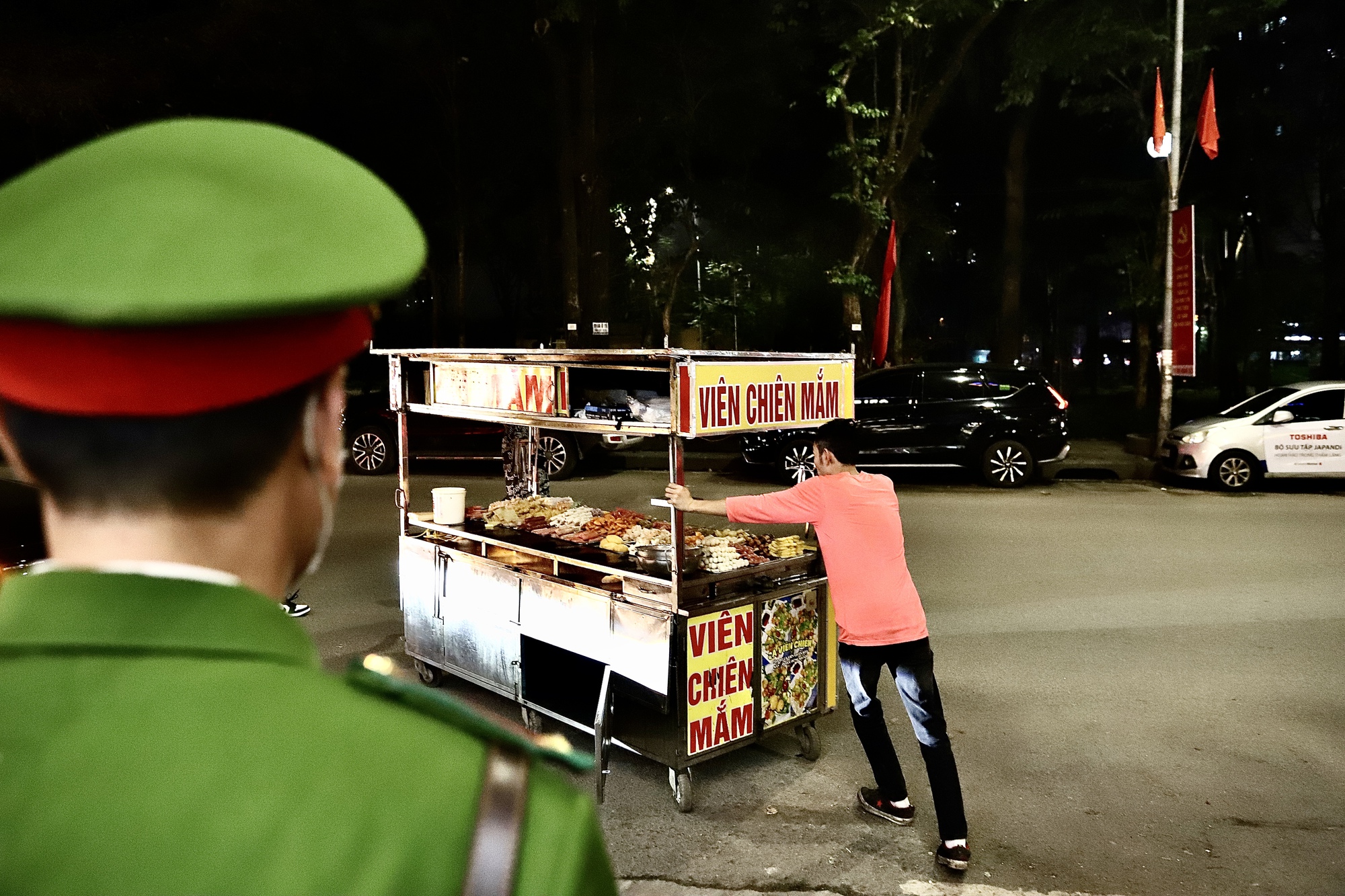 Trật tự đô thị tại phường Hoàng Liệt: Duy trì thế nào sau đoàn kiểm tra đi qua?- Ảnh 4.