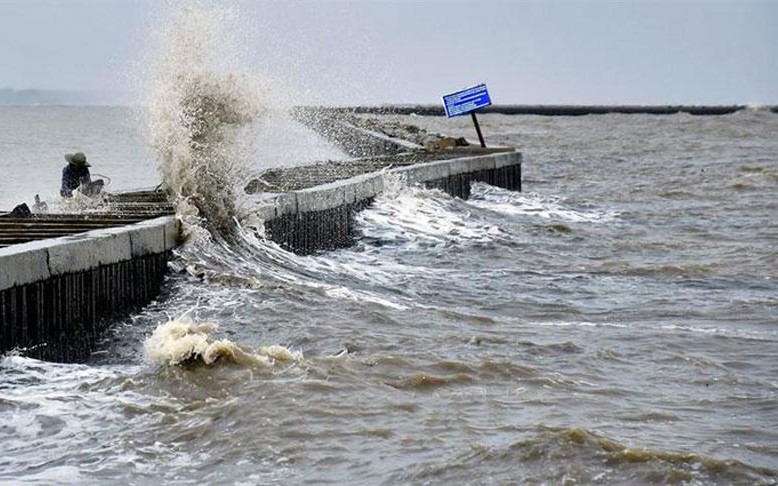 Cảnh báo mưa lớn kèm lốc sét nhiều khu vực- Ảnh 2. Cảnh báo mưa lớn kèm lốc sét nhiều khu vực- Ảnh 2.