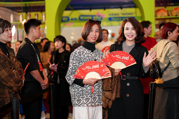 NSND Thu Hà và dàn sao Việt nô nức đi xem phim Tết của Xuân Hinh- Ảnh 9.