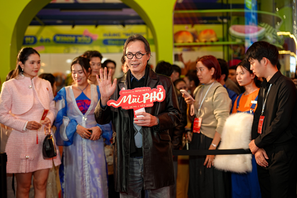 NSND Thu Hà và dàn sao Việt nô nức đi xem phim Tết của Xuân Hinh- Ảnh 5.