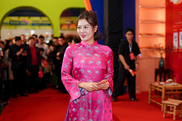 NSND Thu Hà và dàn sao Việt nô nức đi xem phim Tết của Xuân Hinh- Ảnh 10.