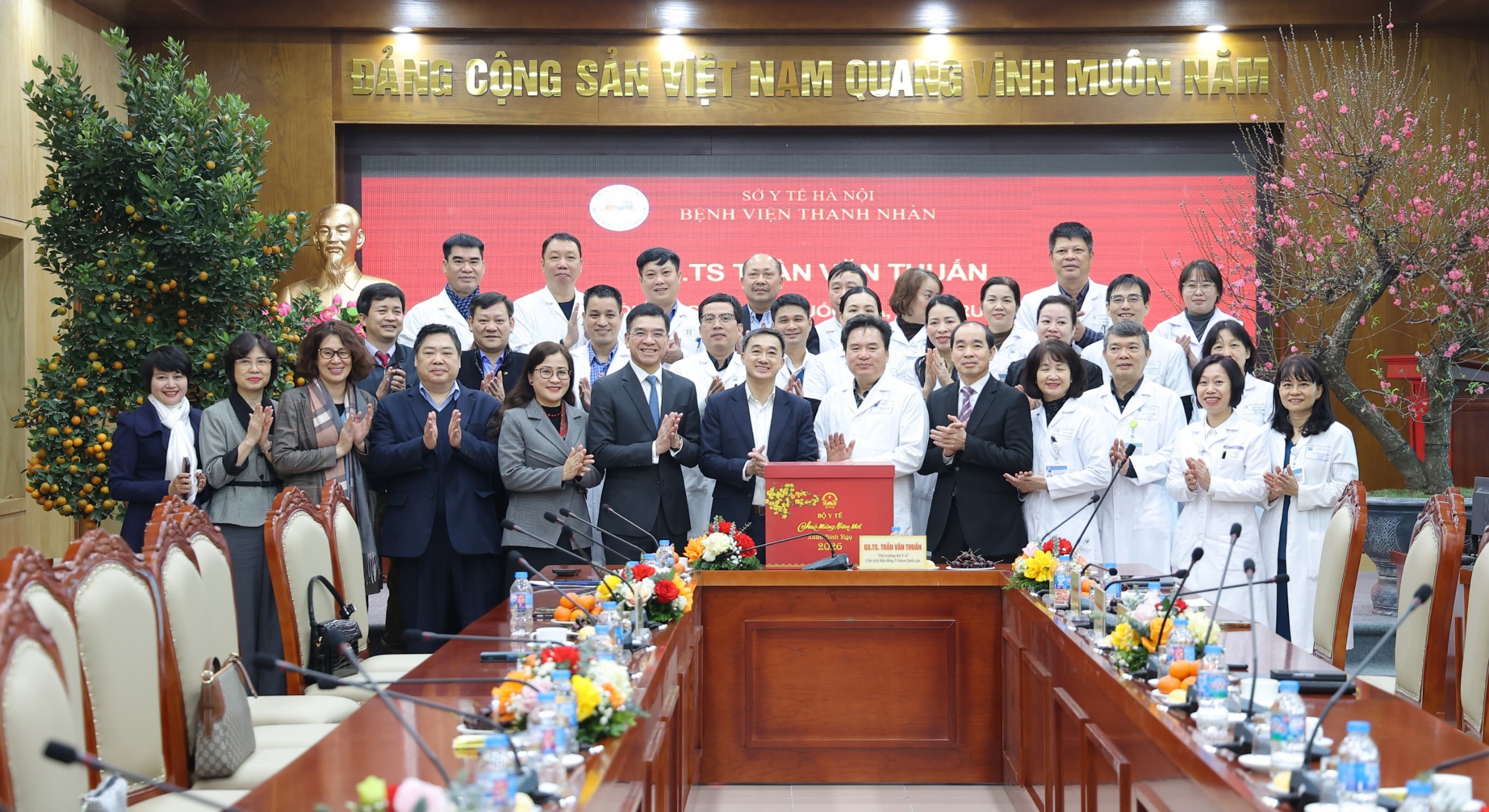 Thứ trưởng Trần Văn Thuấn thăm, kiểm tra công tác y tế dịp Tết Bính Ngọ tại 3 bệnh viện của Hà Nội- Ảnh 4.