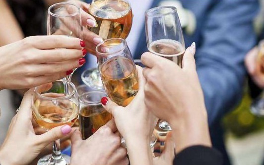 Uống rượu bia ngày Tết, hôm sau CSGT kiểm tra có nồng độ cồn có bị xử phạt không?