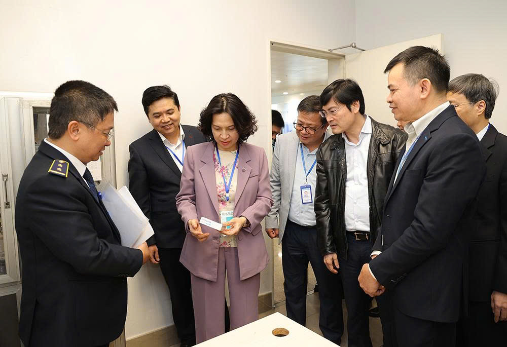 Tăng cường giám sát y tế cửa khẩu, sẵn sàng ứng phó mọi tình huống dịch bệnh dịp Tết Nguyên đán- Ảnh 3.