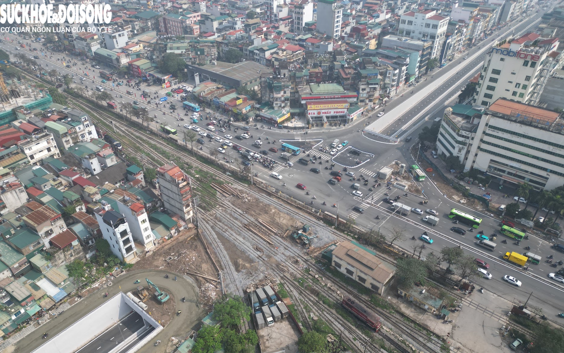 Giao thông thông thoáng ngày đầu thông xe đường Vành đai 2,5 và hầm chui Kim Đồng