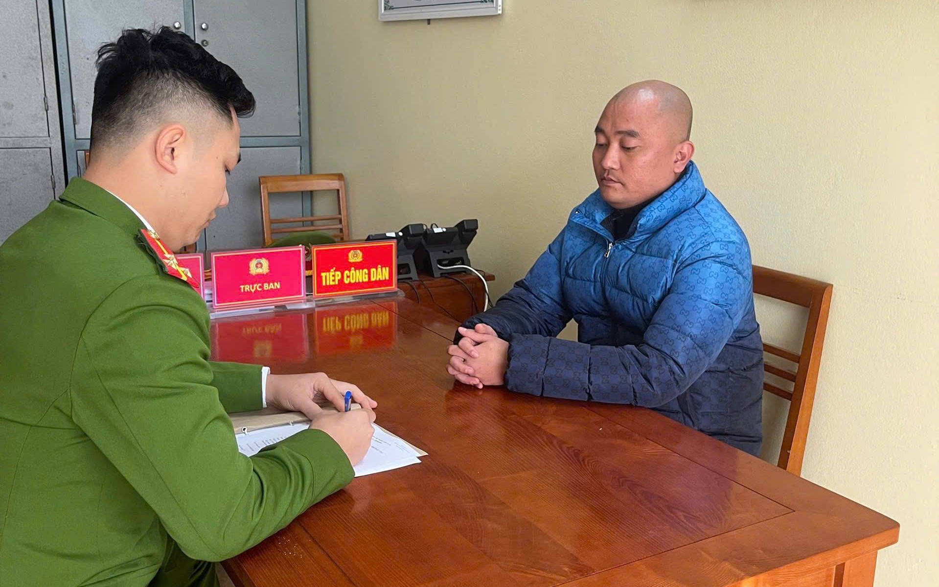 Đối tượng truy nã về tội lừa đảo chiếm đoạt tài sản ra đầu thú sau gần 2 tháng lẩn trốn