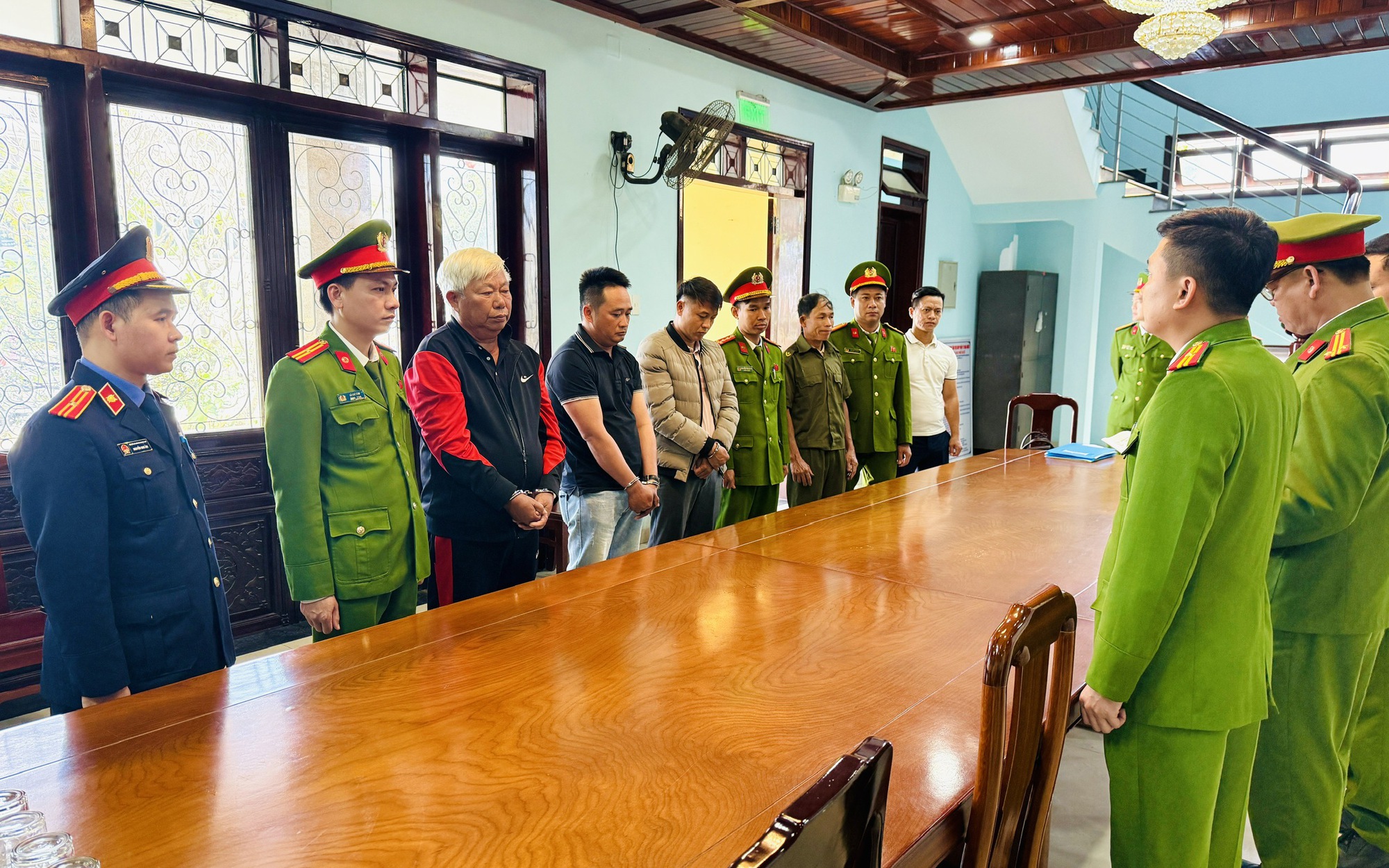 Phát hiện sai phạm nhưng không tham mưu xử lý, nguyên Phó Trưởng phòng Tài nguyên và Môi trường bị khởi tố- Ảnh 2. Phát hiện sai phạm nhưng không tham mưu xử lý, nguyên Phó Trưởng phòng Tài nguyên và Môi trường bị khởi tố- Ảnh 2.