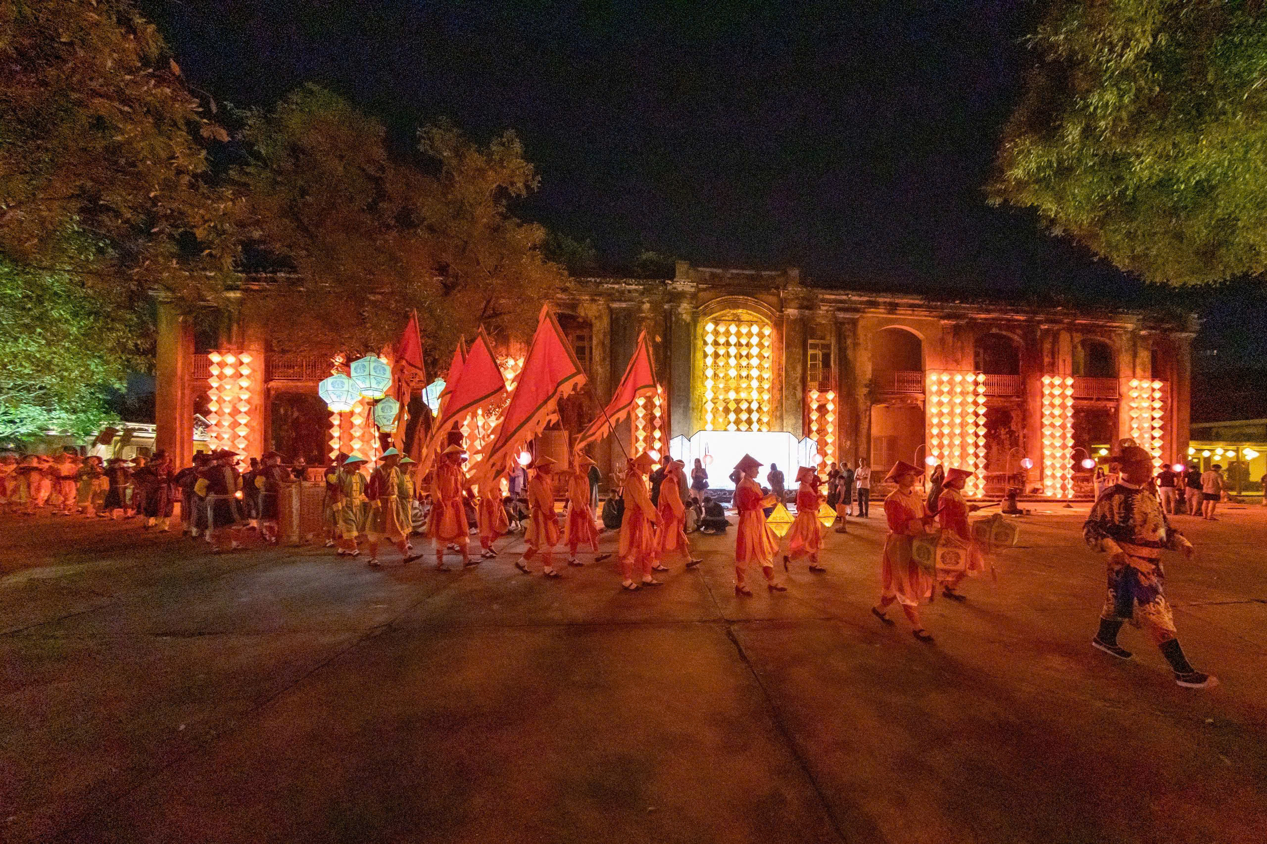 'Tết Hoàng cung' gợi nhớ hương sắc Tết cổ truyền - Ảnh 2.