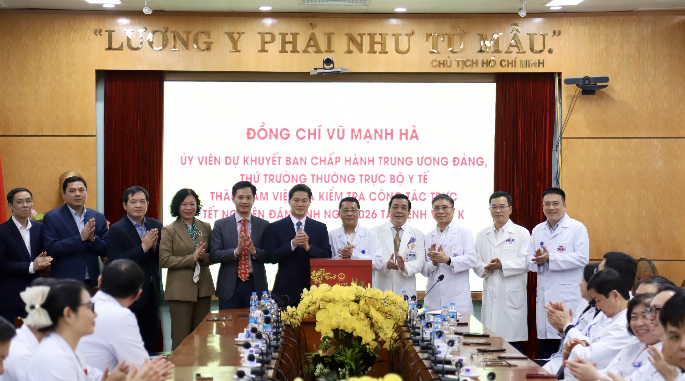 Chuyến xe yêu thương - món quà đặc biệt tặng người bệnh ung thư về quê đón Tết- Ảnh 2.