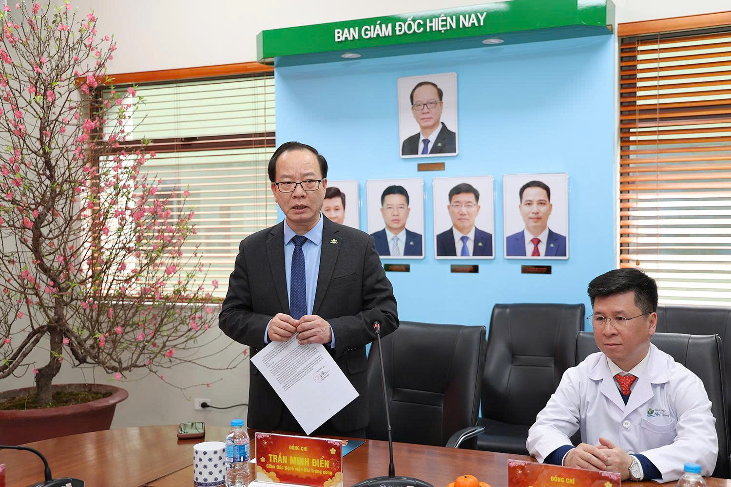 Thứ trưởng Thường trực Vũ Mạnh Hà thăm, chúc Tết, kiểm tra công tác khám chữa bệnh tại Bệnh viện Nhi và Mắt TW- Ảnh 5.