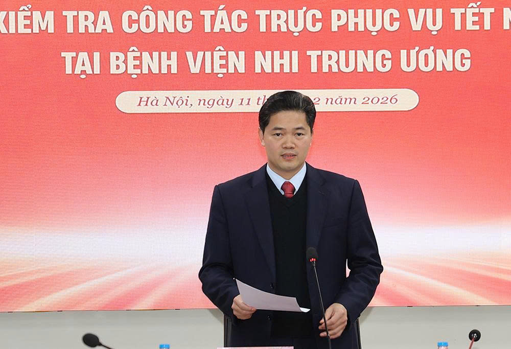 Thứ trưởng Thường trực Vũ Mạnh Hà thăm, chúc Tết, kiểm tra công tác khám chữa bệnh tại Bệnh viện Nhi và Mắt TW- Ảnh 3.