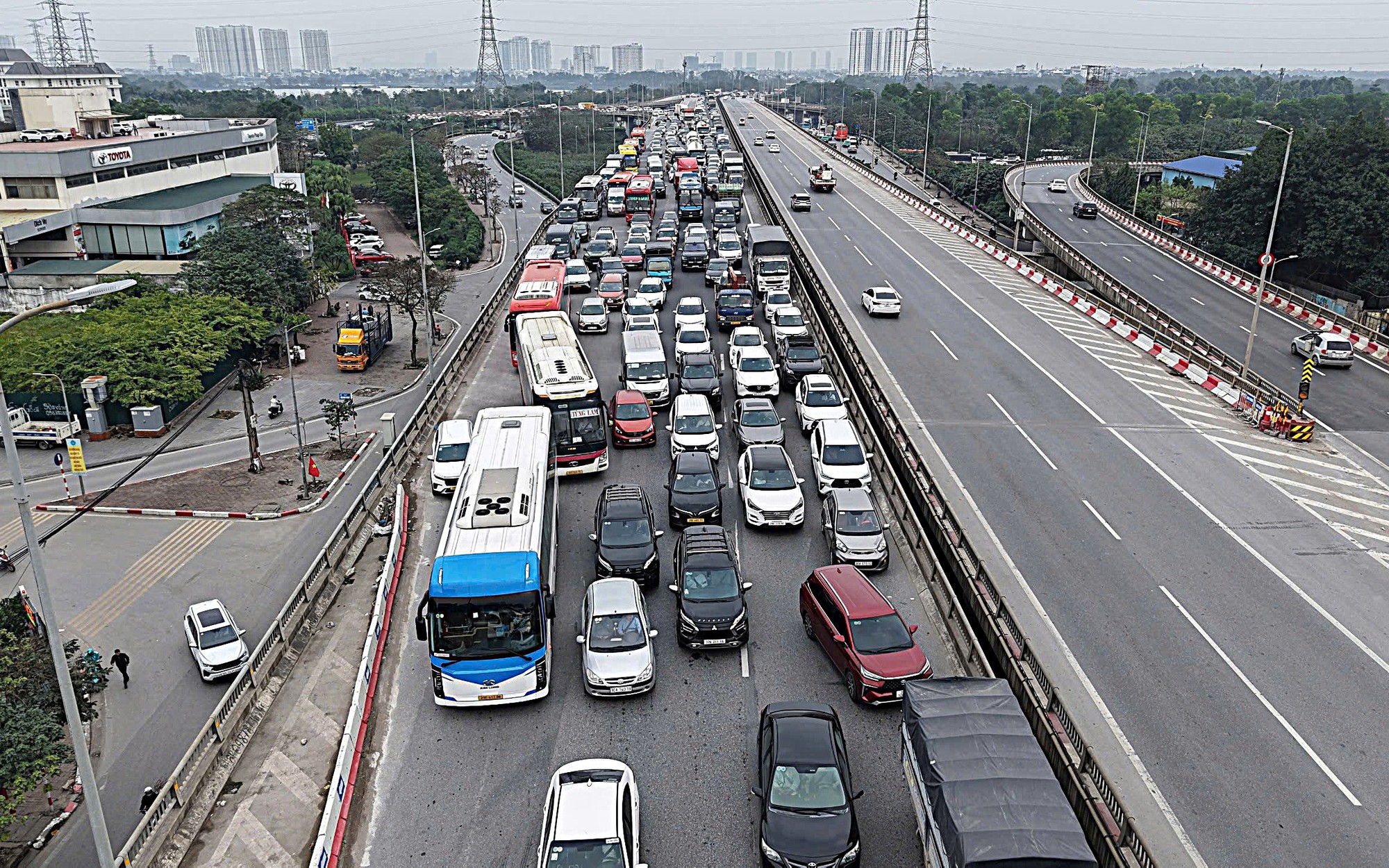Ngày đầu nghỉ Tết Nguyên đán, 52 vụ tai nạn khiến 65 người thương vong- Ảnh 1. Ngày đầu nghỉ Tết Nguyên đán, 52 vụ tai nạn khiến 65 người thương vong- Ảnh 1.