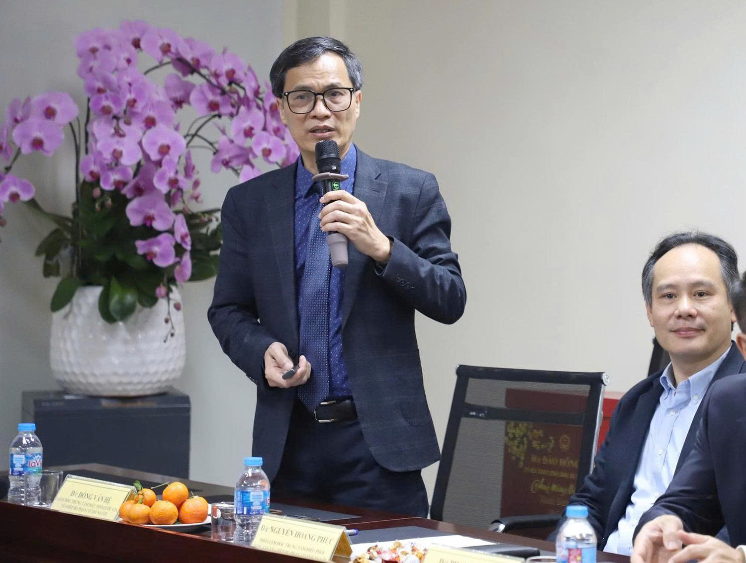 Bộ trưởng Đào Hồng Lan thăm, chúc Tết một số đơn vị của Bộ Y tế, Bộ Công an- Ảnh 3.