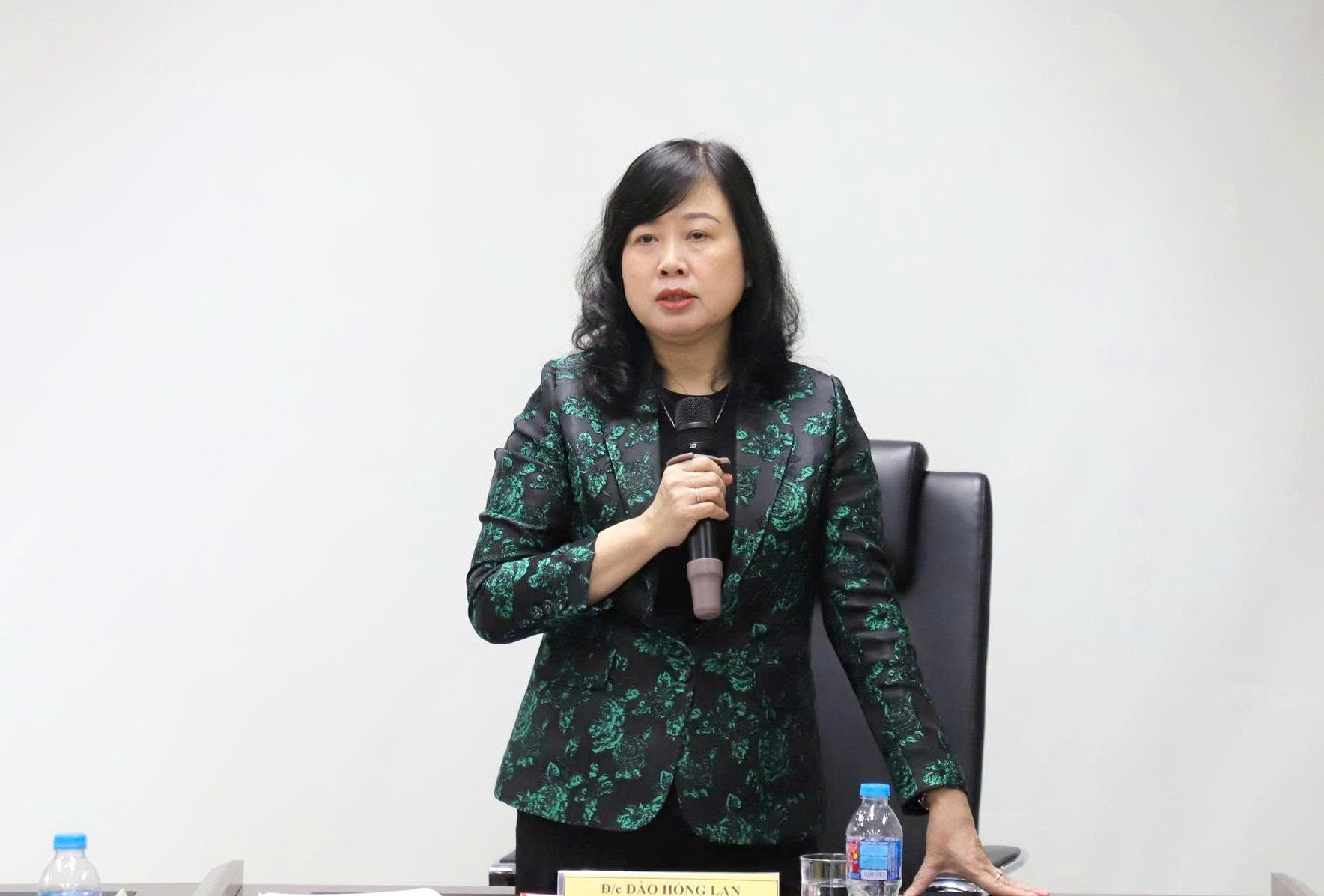 Bộ trưởng Đào Hồng Lan thăm, chúc Tết một số đơn vị của Bộ Y tế, Bộ Công an- Ảnh 2.