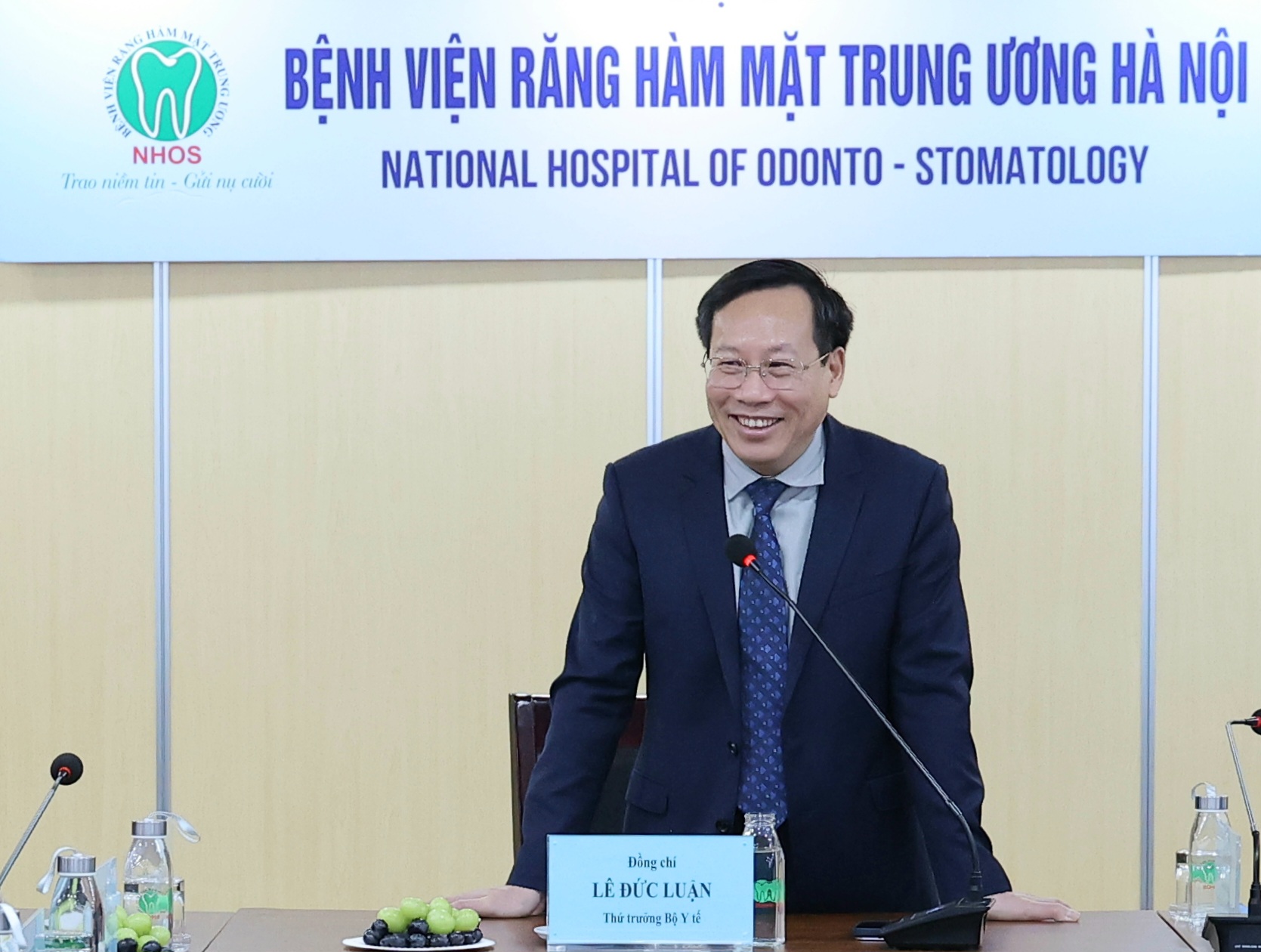 Thứ trưởng Lê Đức Luận thăm, chúc Tết, kiểm tra công tác khám chữa bệnh tại 2 bệnh viện và công ty vắc xin - Ảnh 7.