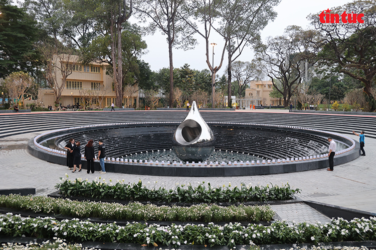 TP Hồ Chí Minh khánh thành công viên tưởng niệm nạn nhân COVID-19- Ảnh 6. TP Hồ Chí Minh khánh thành công viên tưởng niệm nạn nhân COVID-19- Ảnh 6.