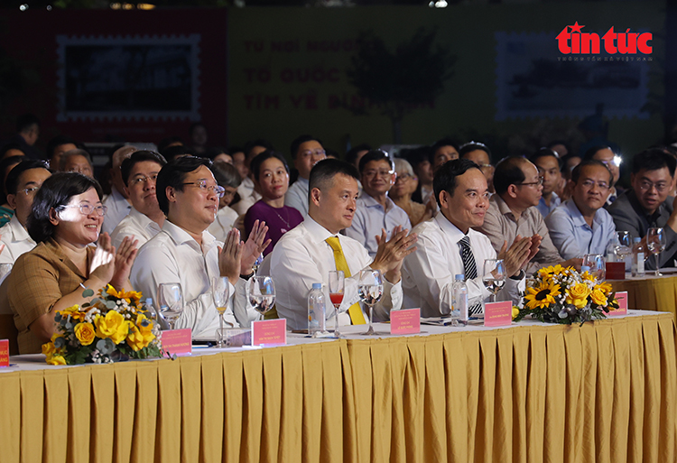 TP Hồ Chí Minh khánh thành công viên tưởng niệm nạn nhân COVID-19- Ảnh 7. TP Hồ Chí Minh khánh thành công viên tưởng niệm nạn nhân COVID-19- Ảnh 7.