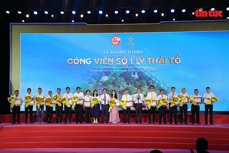 TP Hồ Chí Minh khánh thành công viên tưởng niệm nạn nhân COVID-19- Ảnh 12. TP Hồ Chí Minh khánh thành công viên tưởng niệm nạn nhân COVID-19- Ảnh 12.