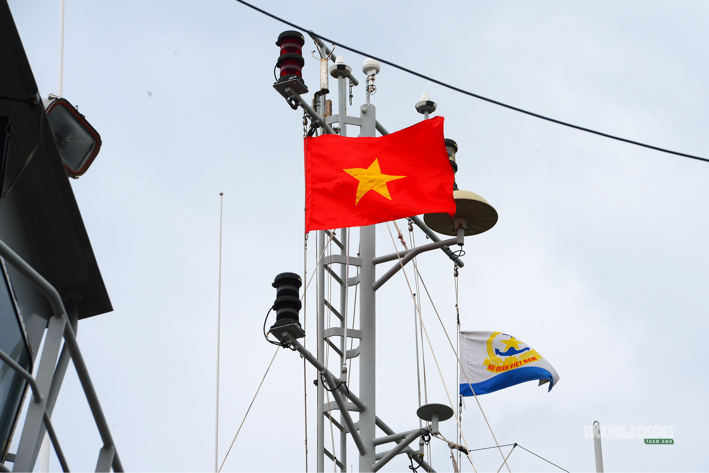 Tự hào cờ Tổ quốc tung bay nơi đầu sóng biển Tây Nam- Ảnh 10.