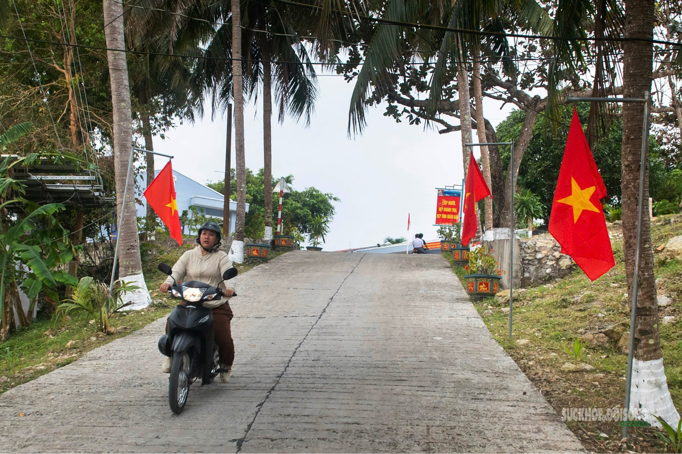 Tự hào cờ Tổ quốc tung bay nơi đầu sóng biển Tây Nam- Ảnh 6.