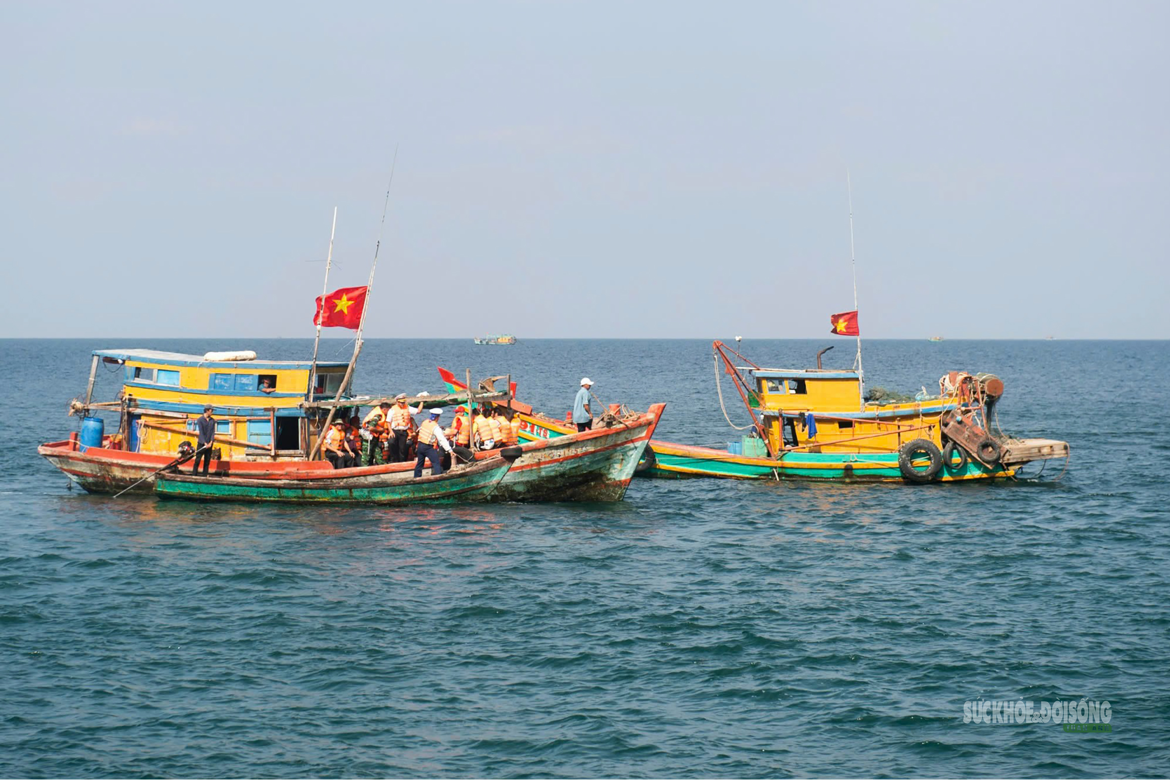 Tự hào cờ Tổ quốc tung bay nơi đầu sóng biển Tây Nam- Ảnh 9.