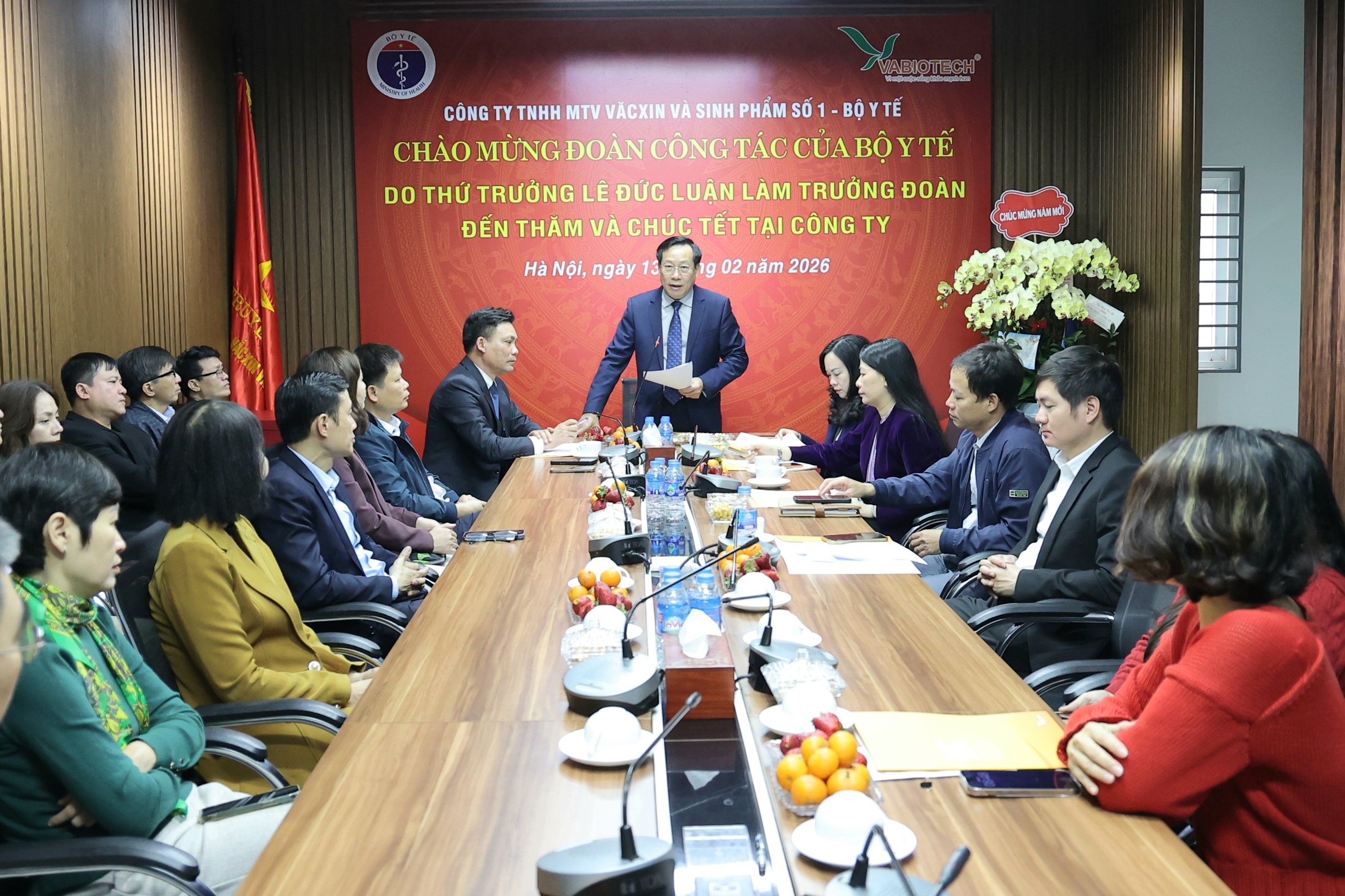 Thứ trưởng Lê Đức Luận thăm, chúc Tết, kiểm tra công tác khám chữa bệnh tại 2 bệnh viện và công ty vắc xin - Ảnh 5.