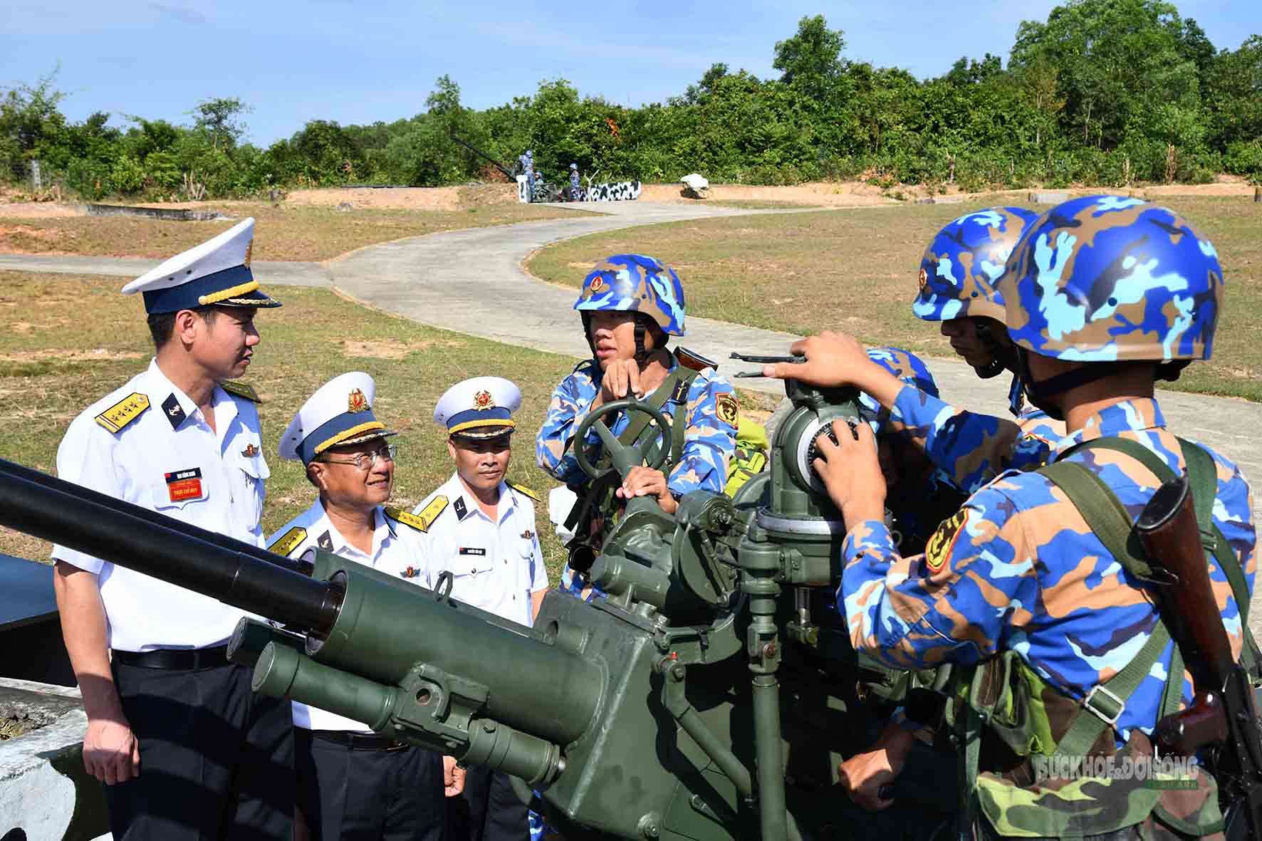 Vùng 5 Hải quân chủ động thế trận, bảo đảm an toàn dịp Tết Bính Ngọ 2026- Ảnh 2. Vùng 5 Hải quân chủ động thế trận, bảo đảm an toàn dịp Tết Bính Ngọ 2026- Ảnh 2.
