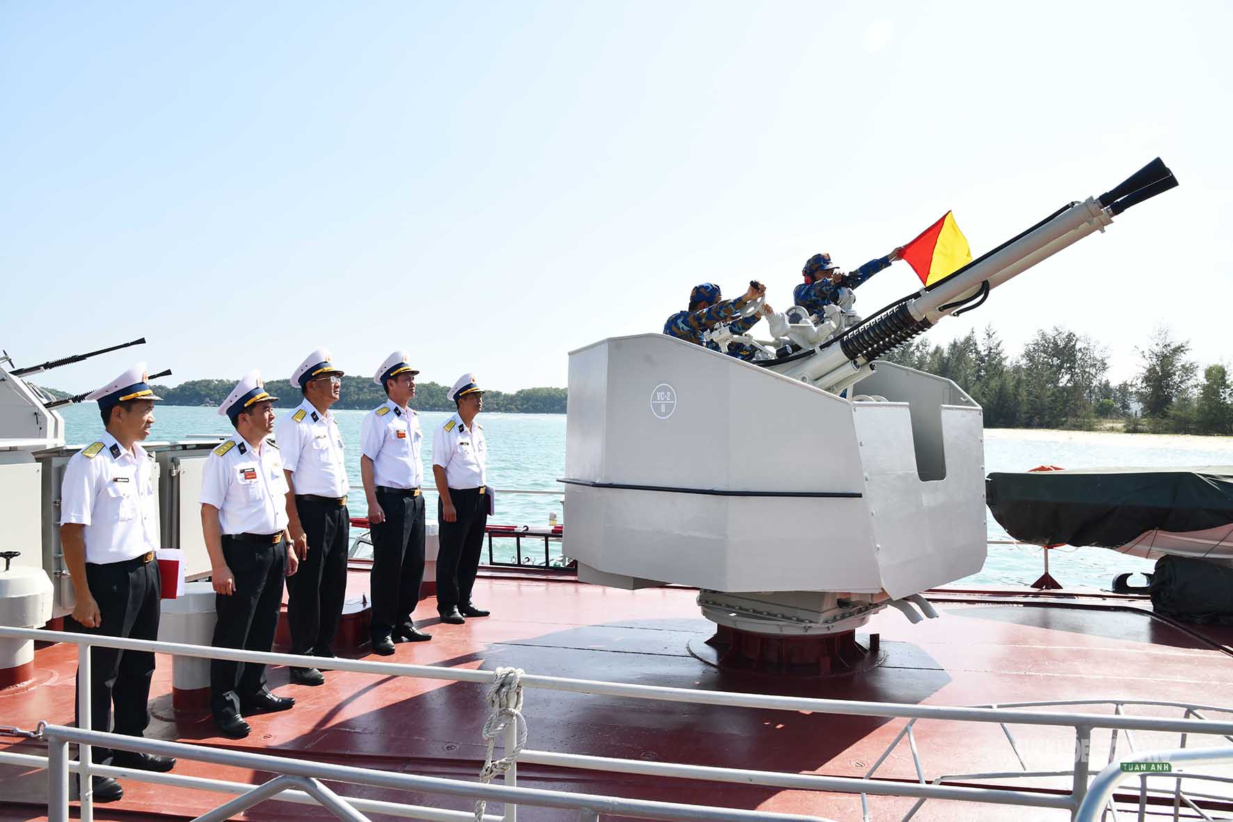 Vùng 5 Hải quân chủ động thế trận, bảo đảm an toàn dịp Tết Bính Ngọ 2026- Ảnh 3. Vùng 5 Hải quân chủ động thế trận, bảo đảm an toàn dịp Tết Bính Ngọ 2026- Ảnh 3.