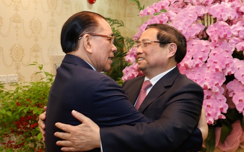 Thủ tướng thăm nguyên lãnh đạo Đảng, Nhà nước và dâng hương tưởng nhớ các đồng chí cố lãnh đạo 