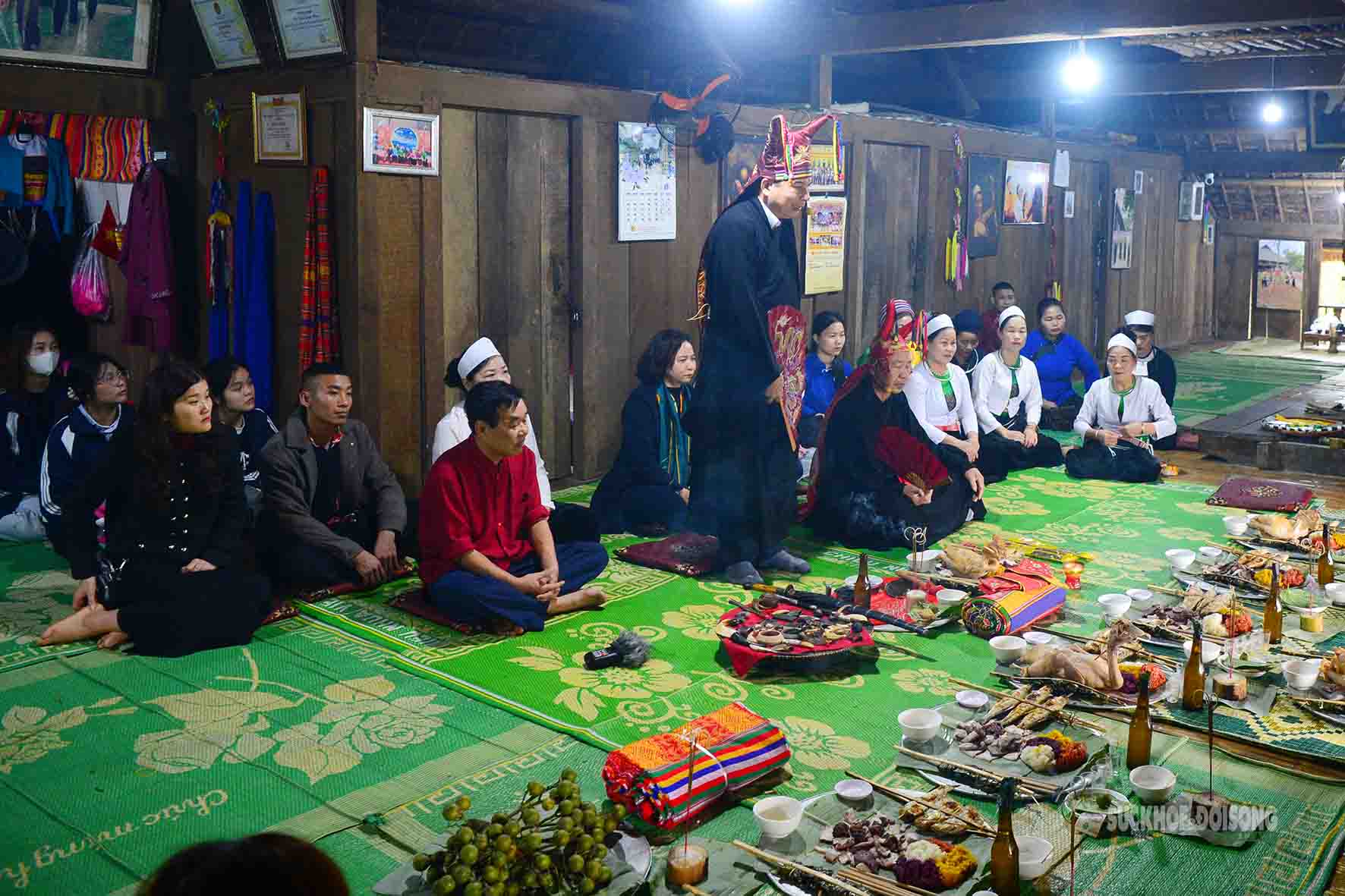 Giữ lửa thiêng trong mỗi nếp nhà Mường- Ảnh 1.