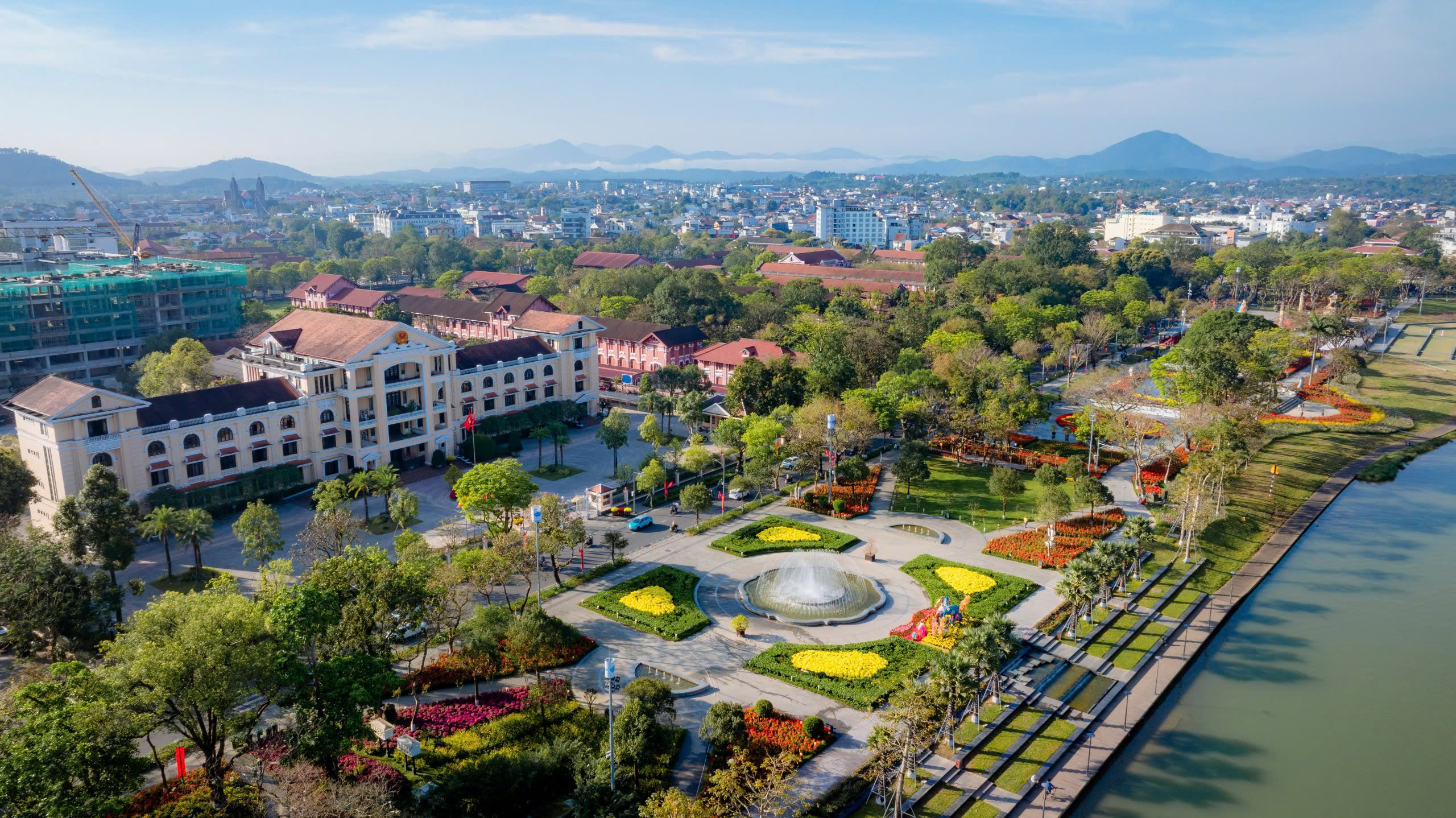 Ngắm linh vật ngựa tại Hội Xuân Huế 2026- Ảnh 1.